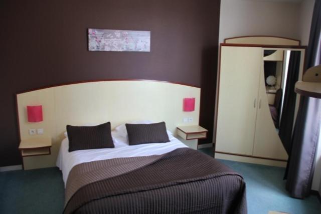 Logis Hotel De France Restaurant Le Lucullus Montmorillon Rum bild