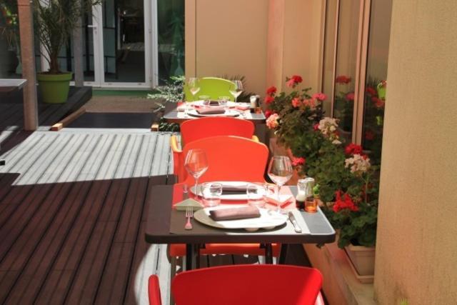 Logis Hotel De France Restaurant Le Lucullus Montmorillon Exteriör bild